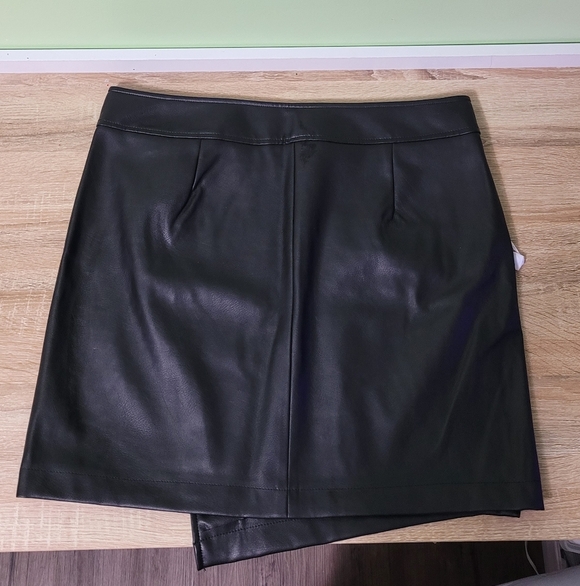 Only Black Faux Leather Skirt NWT XL Zipper Details Asymmetrical Front Panel - Picture 7 of 7